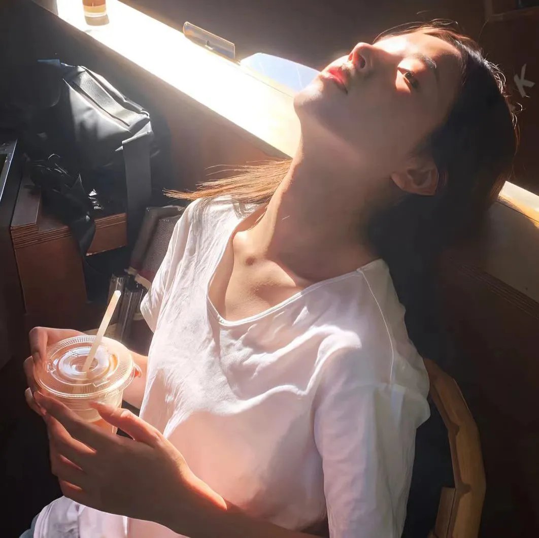 奶团被找回,绝嗣皇室抢着宠